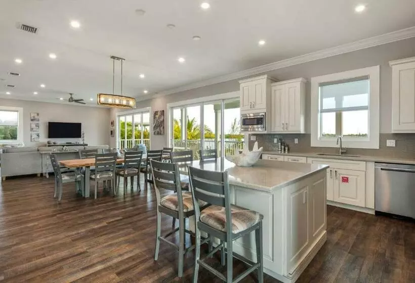 Coastal Bliss By Brightwild Pool, Parking, Dock!