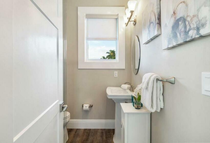 Coastal Bliss By Brightwild Pool, Parking, Dock!