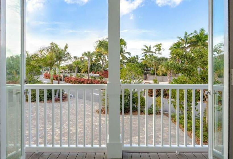 Coastal Bliss By Brightwild Pool, Parking, Dock!