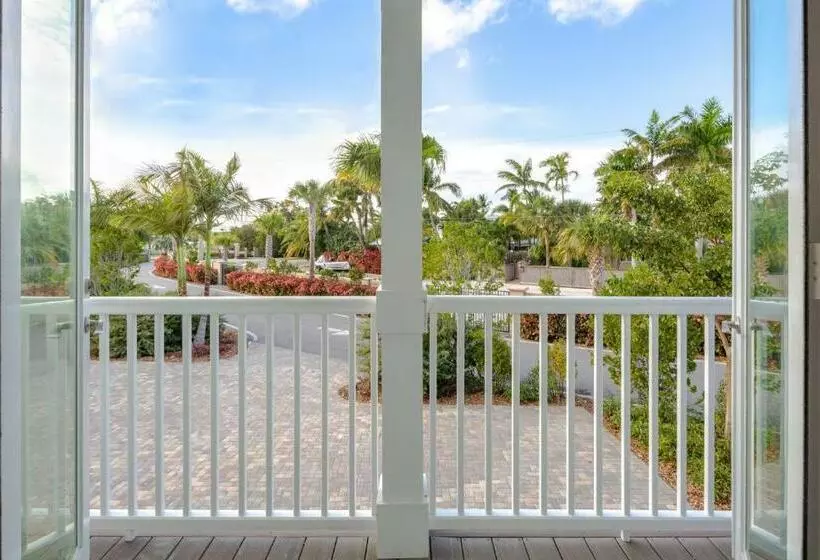 Coastal Bliss By Brightwild Pool, Parking, Dock!