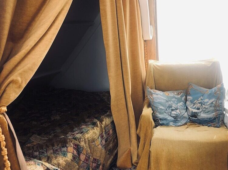 Captivating Studio Apartment In Mexilhoeira Grande