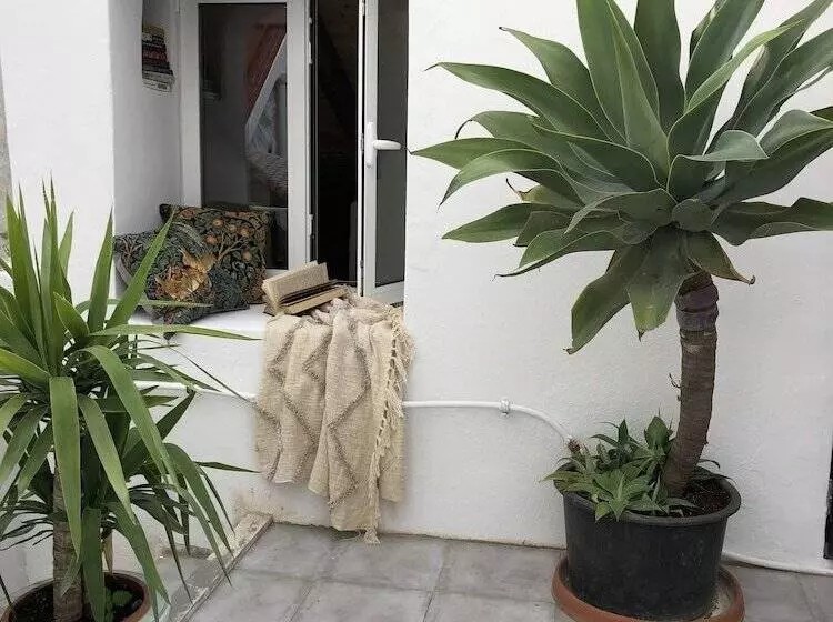 Captivating Studio Apartment In Mexilhoeira Grande