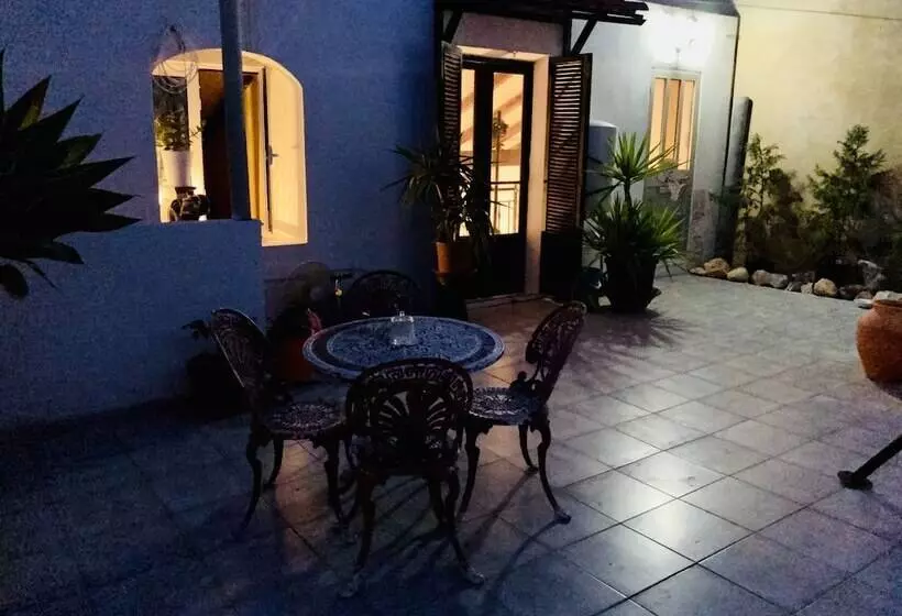 Captivating Studio Apartment In Mexilhoeira Grande