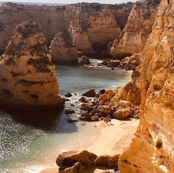 Captivating Studio Apartment In Mexilhoeira Grande