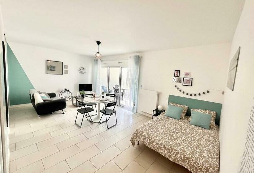 Jacuzzi / Parking Privé / Terrasse / Au Pied Du Tram