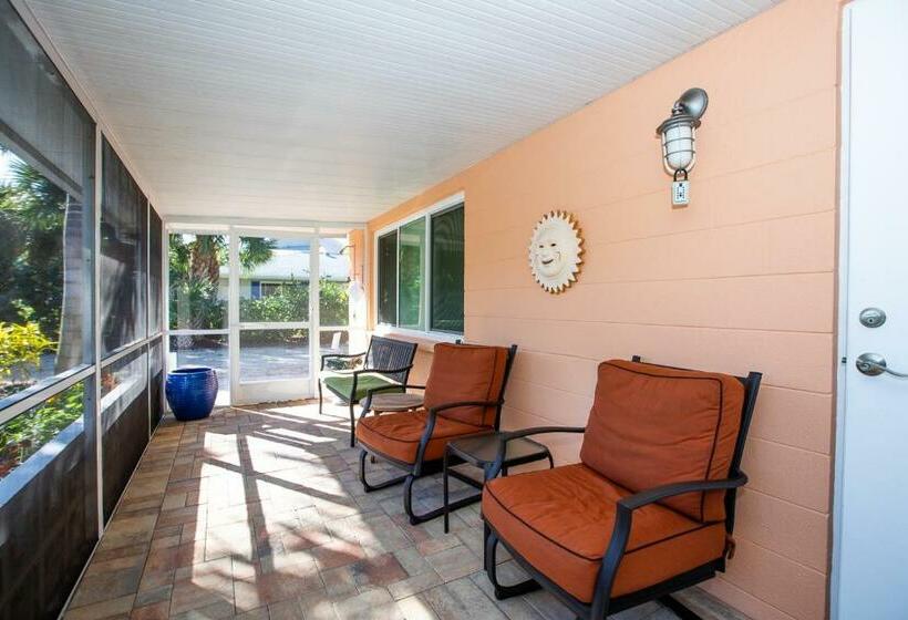 Mimis Happy Beach Blessing