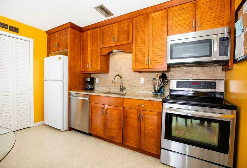 Mimis Happy Beach Blessing