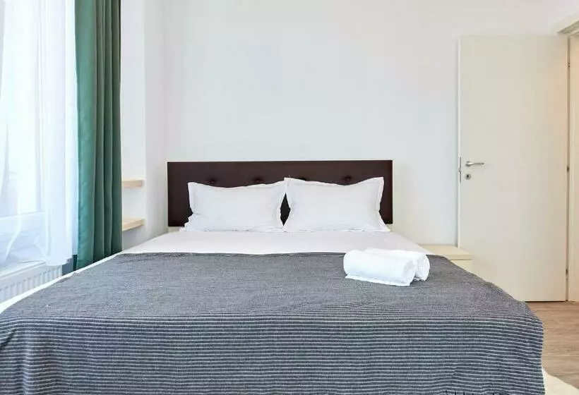 Miruna Luxury Astoria