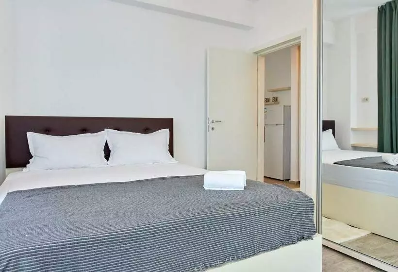 Miruna Luxury Astoria