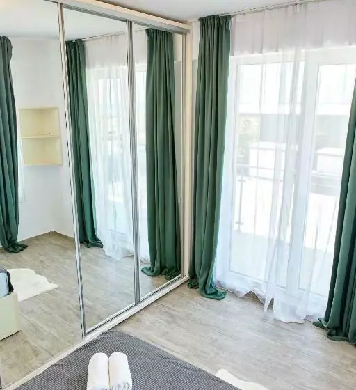 Miruna Luxury Astoria