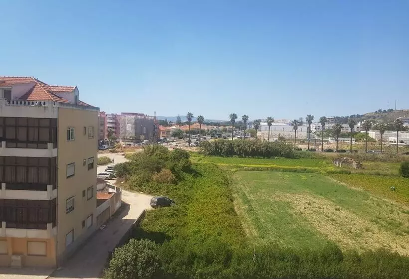 Remarkable 1 Bedroom Apartment Costa Da Caparica