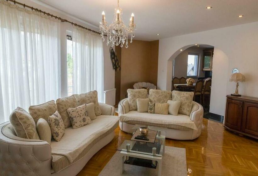 White Pearl Luxus Apartment