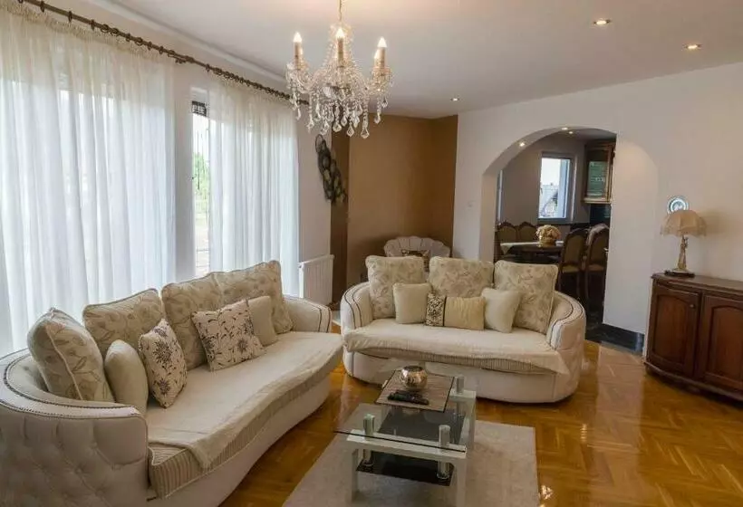 White Pearl Luxus Apartment