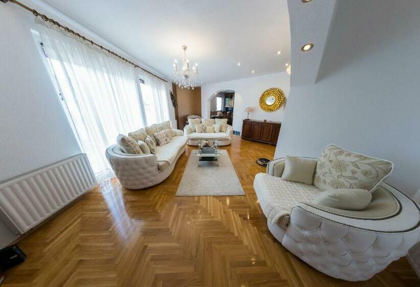 White Pearl Luxus Apartment