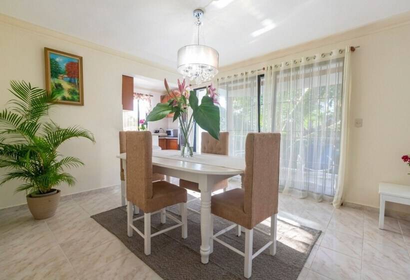 Fully Equipped 2br Aptdt5mins To The Beach