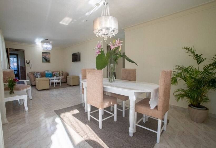 Fully Equipped 2br Aptdt5mins To The Beach