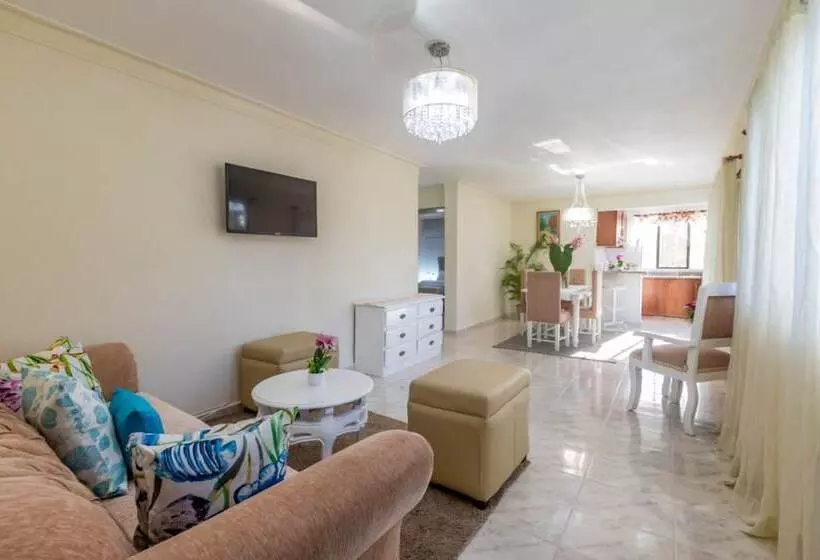 Fully Equipped 2br Aptdt5mins To The Beach