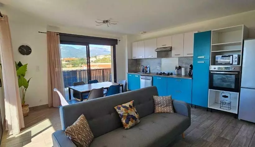 Super T3 Vue Mer Et Montagne. Idéalement Situé