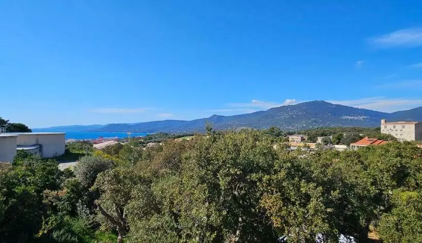 Super T3 Vue Mer Et Montagne. Idéalement Situé