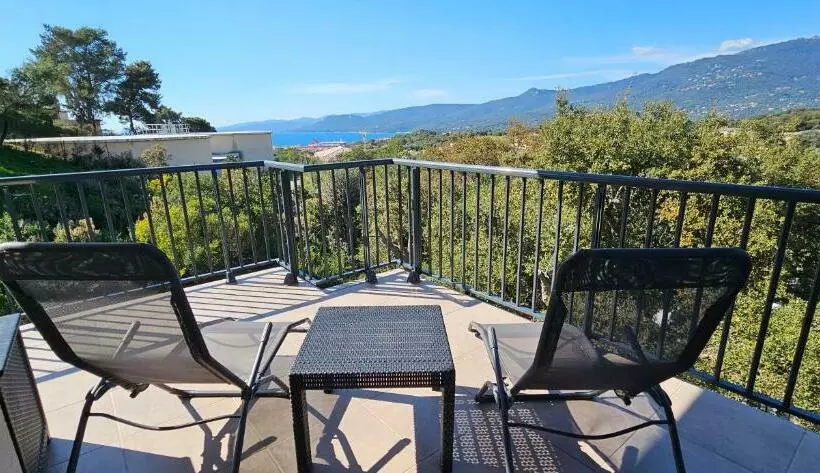 Super T3 Vue Mer Et Montagne. Idéalement Situé