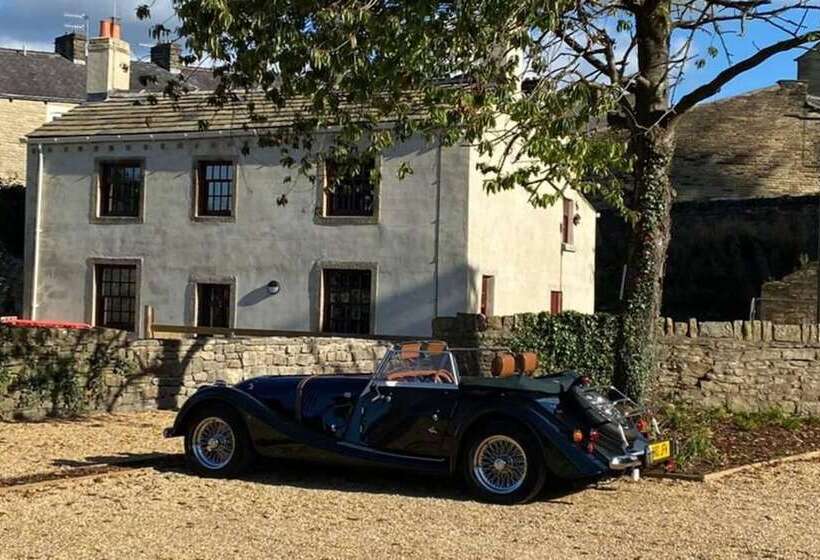 Buck   En Suite Room In Canalside Guesthouse