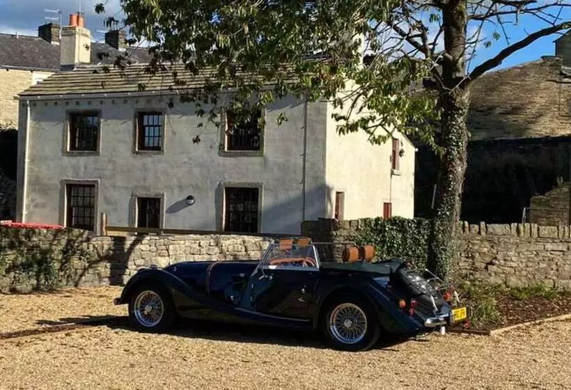 Buck   En Suite Room In Canalside Guesthouse