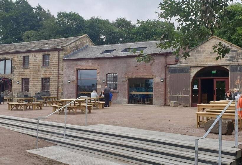 Buck   En Suite Room In Canalside Guesthouse