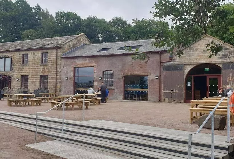 Buck   En Suite Room In Canalside Guesthouse