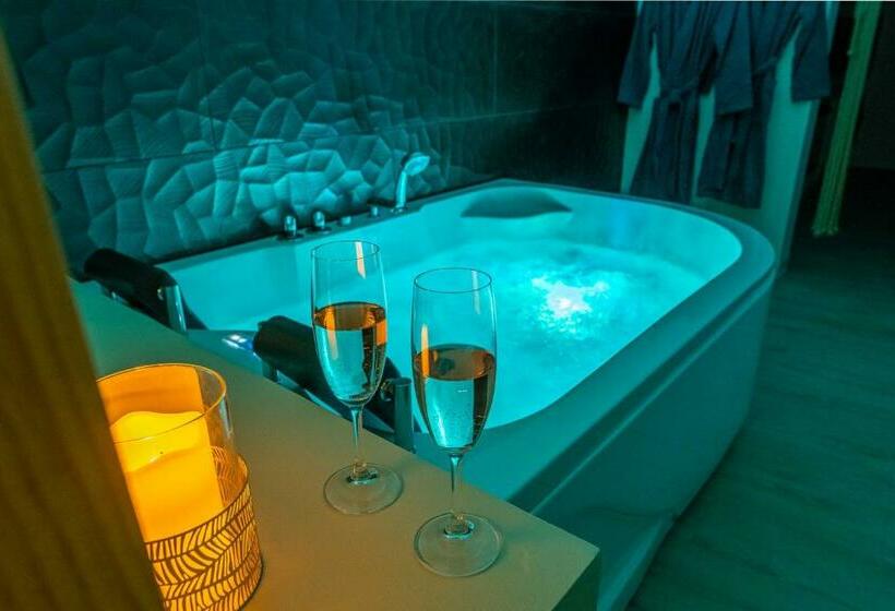 Le Lovely Narbonnais   Balneo & Sauna