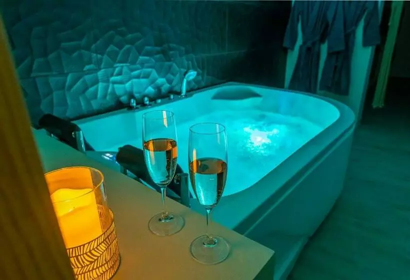 Le Lovely Narbonnais   Balneo & Sauna