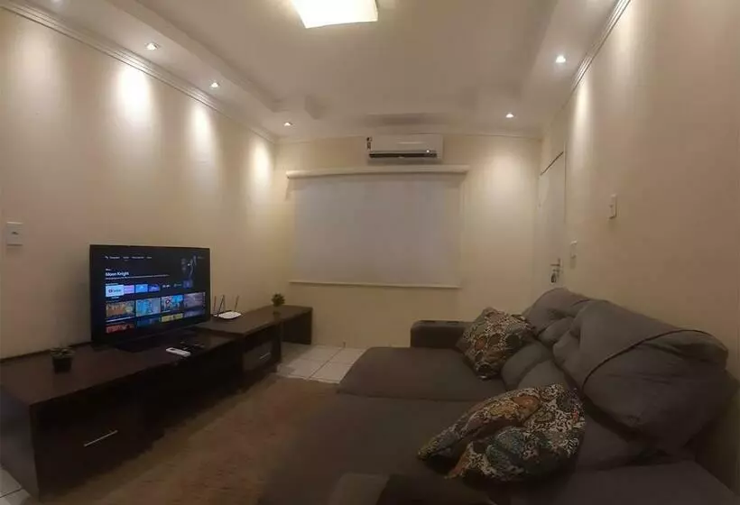 Casa Incrível Com 2 Quartos E Estacionamento Incluso