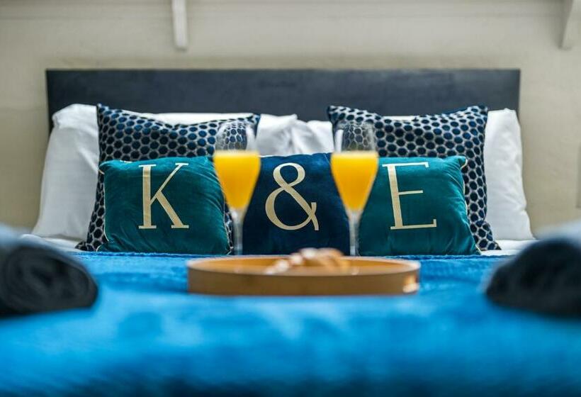 Characteristic 4 Bed Apartment In The Heart Of Windsor