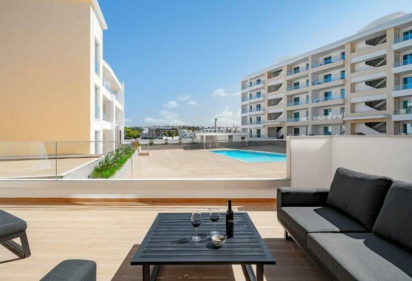 Cheerful And Cosy In Lagos