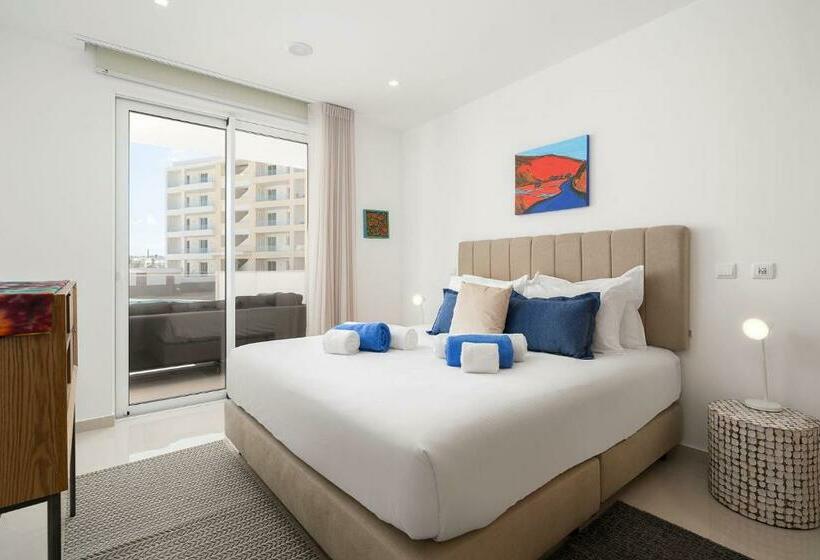 Cheerful And Cosy In Lagos