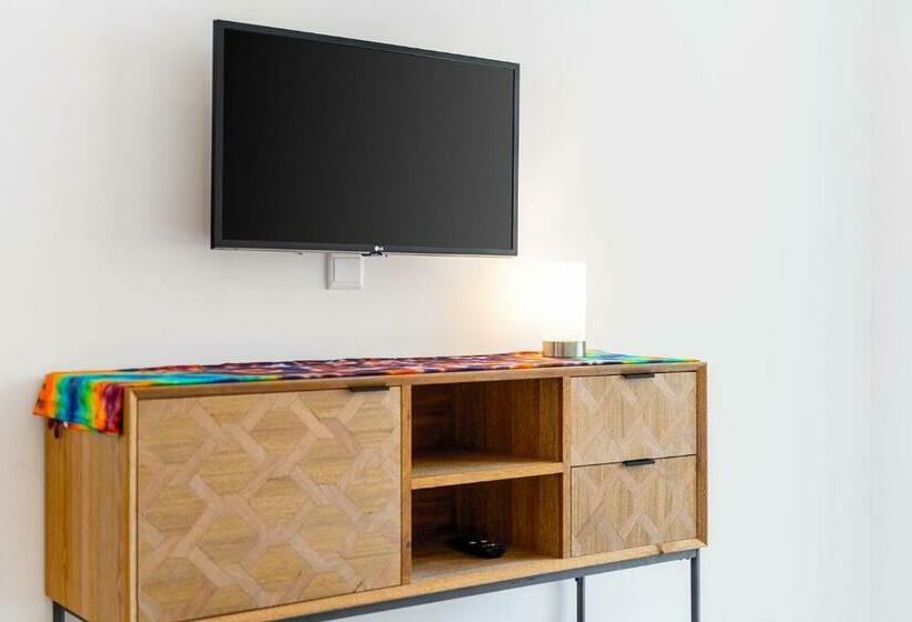 Cheerful And Cosy In Lagos