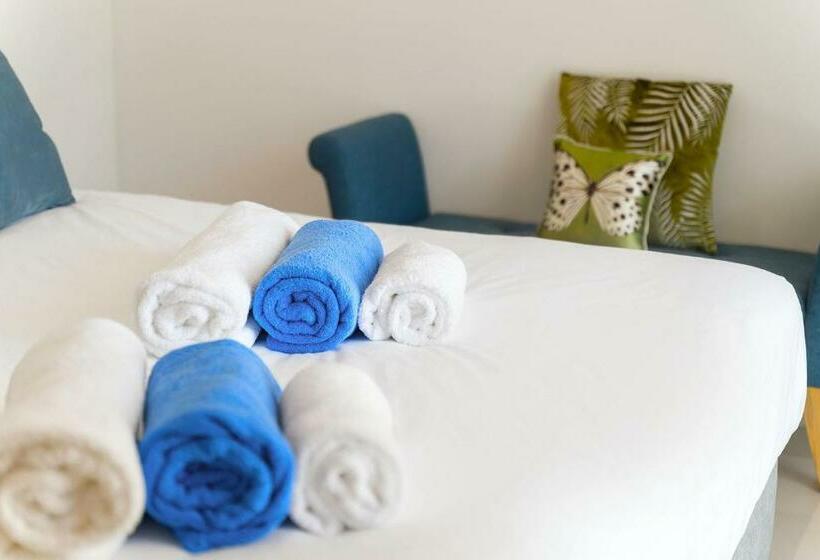 Cheerful And Cosy In Lagos