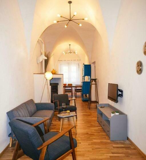 Franz Haus Apartments