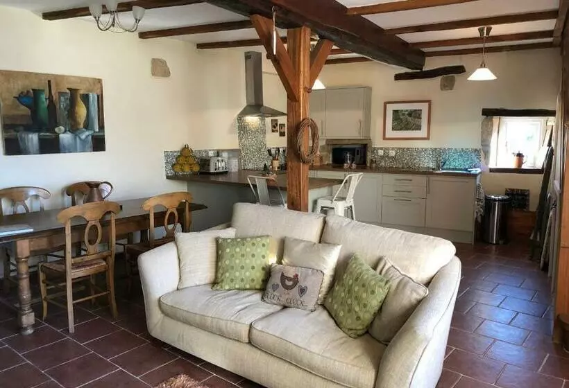 Le Petit Bijou