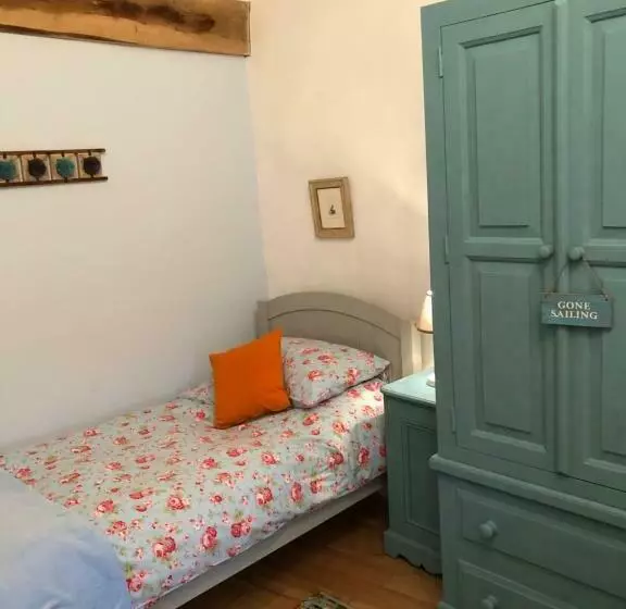 Le Petit Bijou