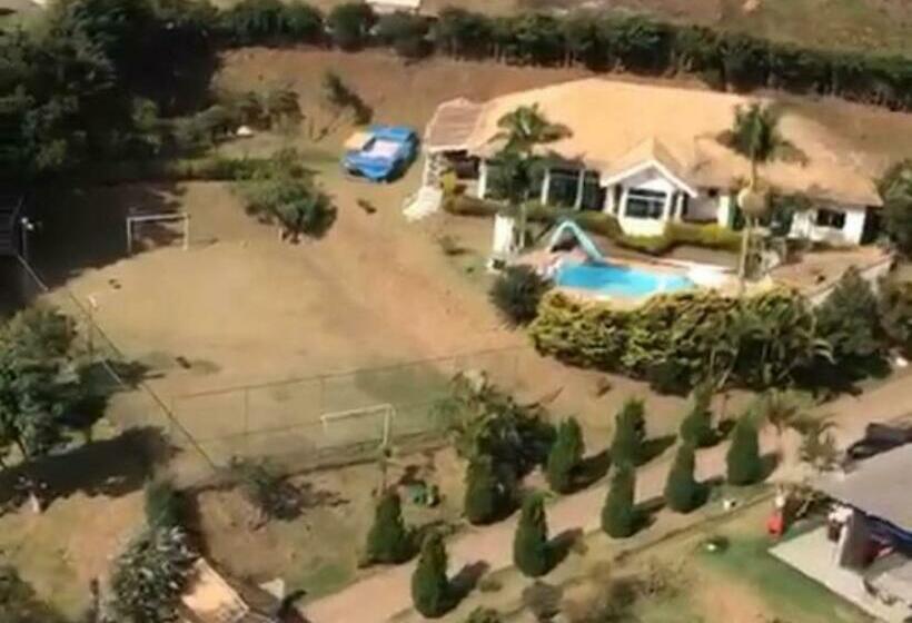 Casa De Campo, Com Quadra De Beach Tennis, Volei E Fut Volei Próxima A Sp!!