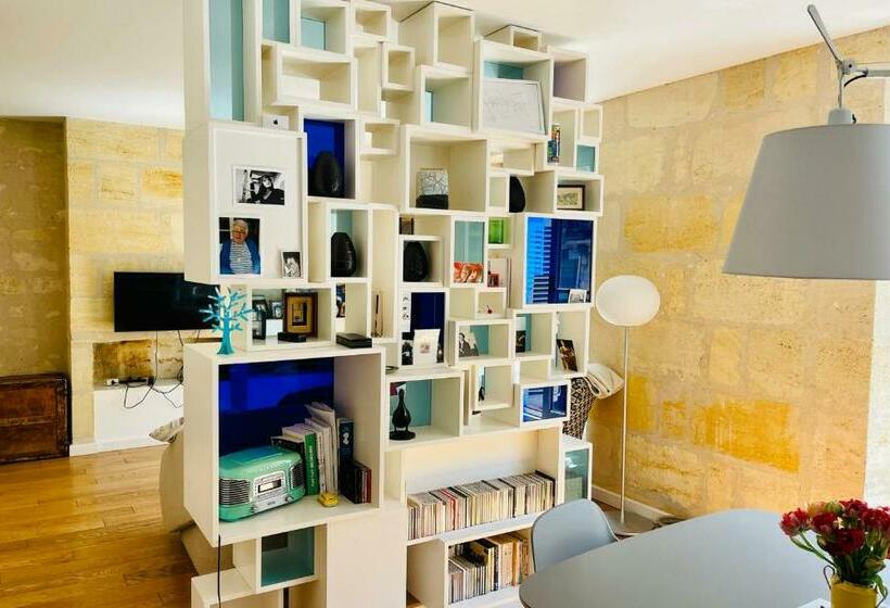 Nice Furnished Apartment With Inner Courtyard Near The City Center