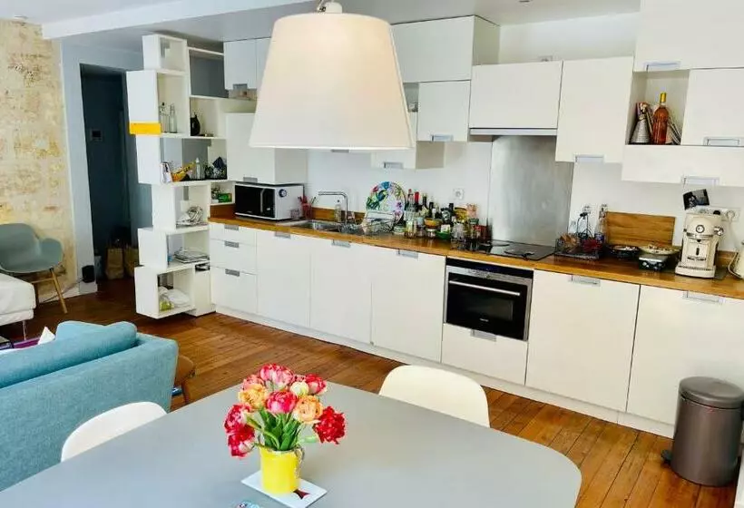 Nice Furnished Apartment With Inner Courtyard Near The City Center