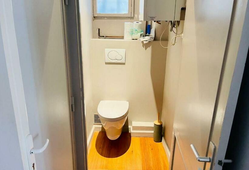 Nice Furnished Apartment With Inner Courtyard Near The City Center