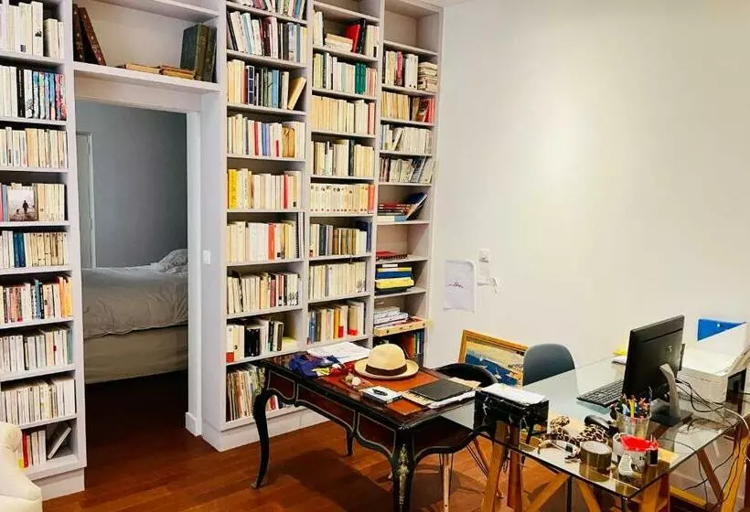 Nice Furnished Apartment With Inner Courtyard Near The City Center