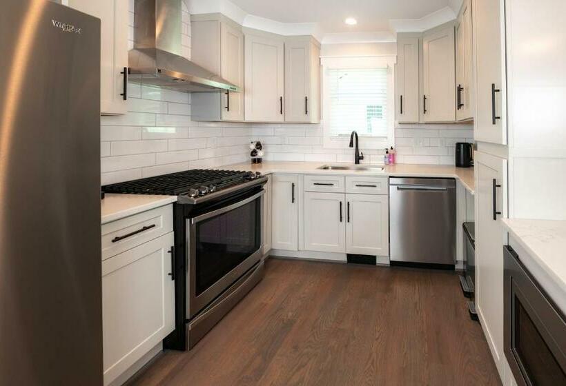 Villa Heights Bungalow Minutes From Noda And Uptown