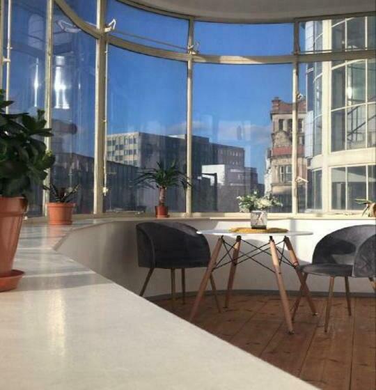 Doncaster City Centre Deluxe Whole Apartment Sleeps 4 D2