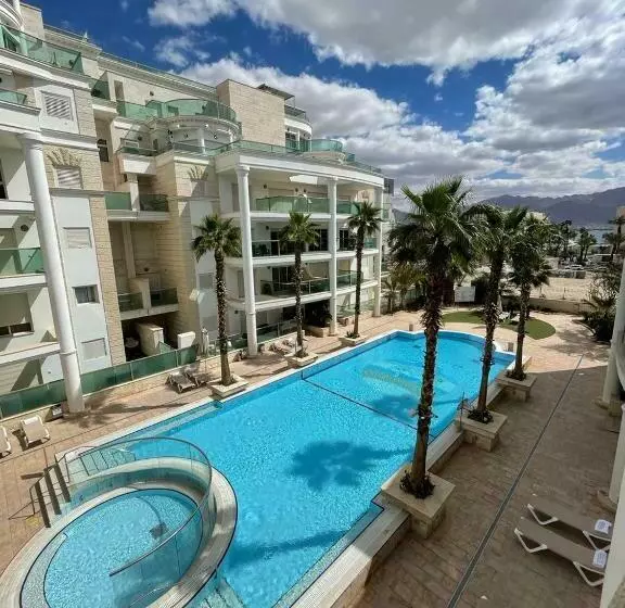 Family Pearl Eilat