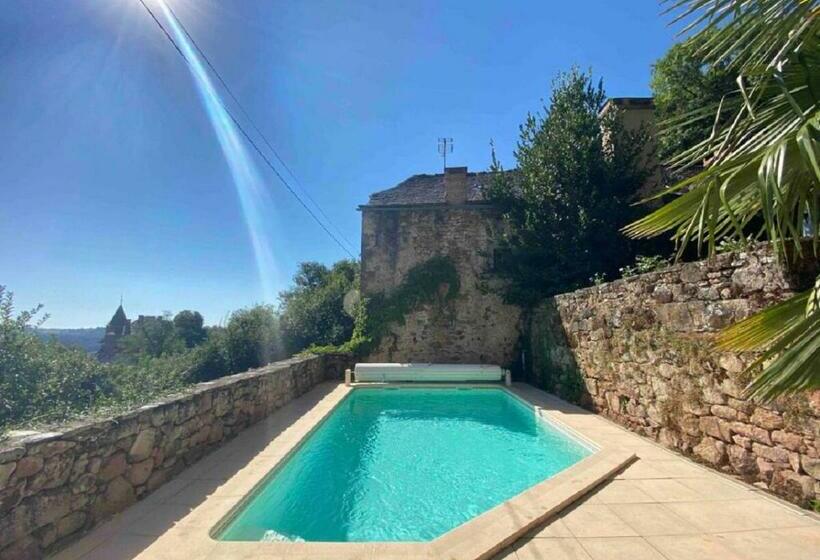 La Cascade   16th Century Najac Farmhouse