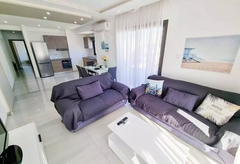 Sea La Vie Seaview Apartment