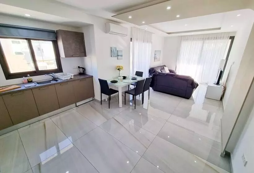 Sea La Vie Seaview Apartment